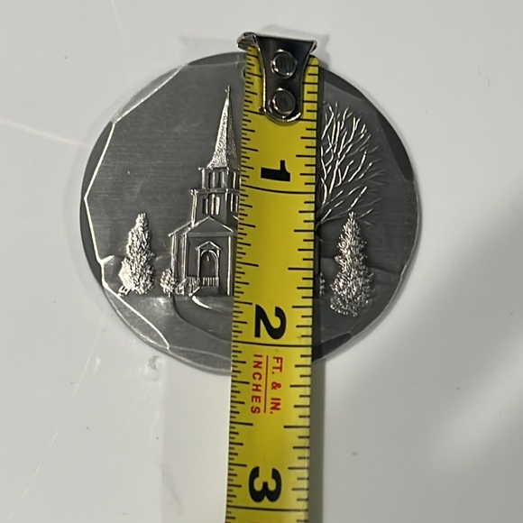 1989 Church Ornament - Wendell August Forge - Picture 6 of 6